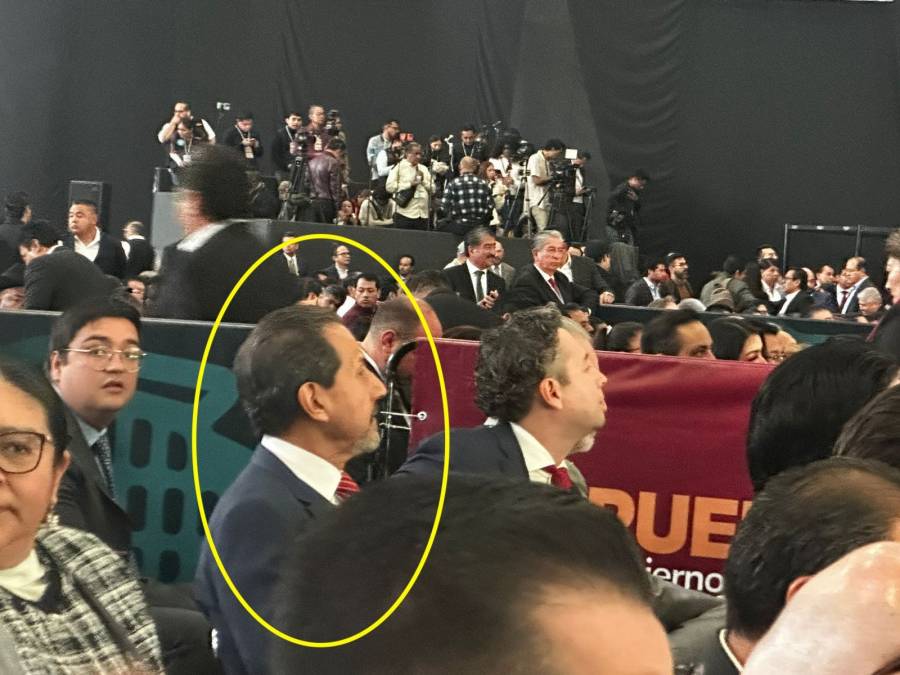 Indignación en Puebla por la reaparición del exrector Alfonso Esparza; estaría prófugo