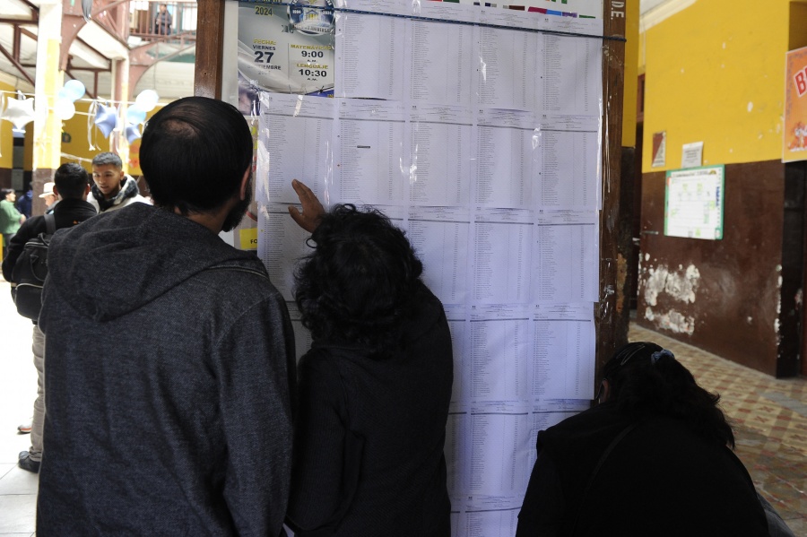 Bolivianos votaron con des&aacute;nimo por altos jueces en elecci&oacute;n at&iacute;pica