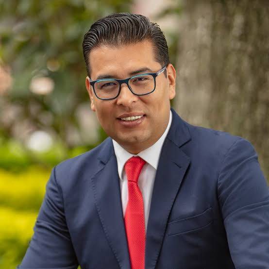Néstor Camarillo felicita a Mario Riestra por su triunfo en el PAN de Puebla