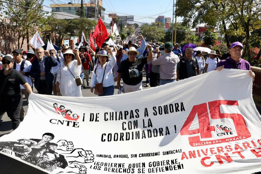 CNTE conmemora 45 años y exige atención a demandas pendientes
