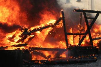 Muere ministra trinitense en incendio con sus dos hijos