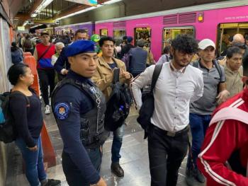 Capacitan a polic&iacute;as del Metro CDMX para atender crisis emocionales