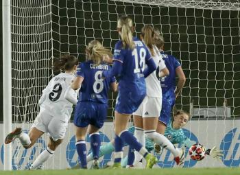 Real Madrid cae ante Chelsea en la Champions femenina y avanza como segundo