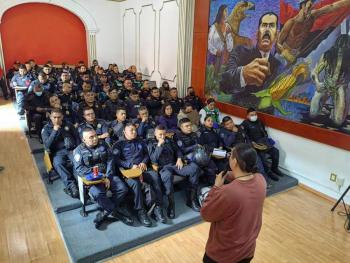 Capacitan a polic&iacute;as del Metro en temas de adicciones y salud mental