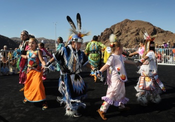 M&aacute;s de 3.100 ni&ntilde;os nativos americanos murieron en internados de EEUU, seg&uacute;n informe