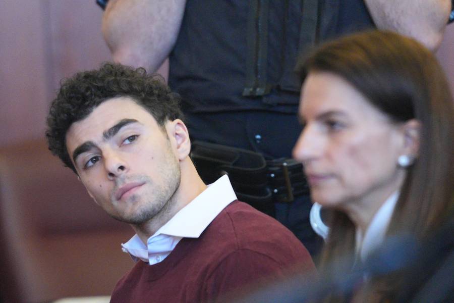 Sospechoso de matar a CEO en Nueva York se declara no culpable de asesinato como acto 