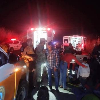 Accidente en la carretera Acapulco-Zihuatanejo deja dos muertos y 40 heridos