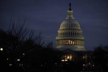 Congresistas de EEUU se&ntilde;alan que aliado fiel de Trump viol&oacute; normas con sexo pago y drogas