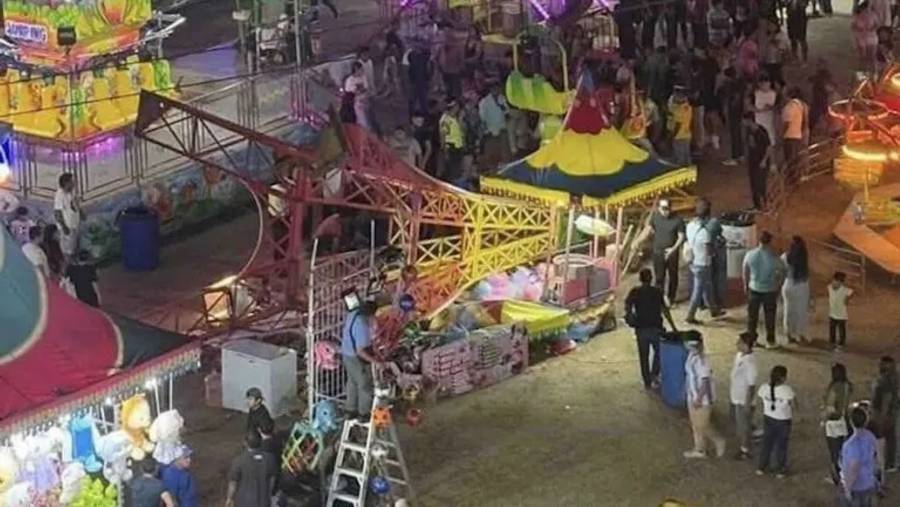 Desplome de juego mecánico en feria de Acapulco deja dos heridos