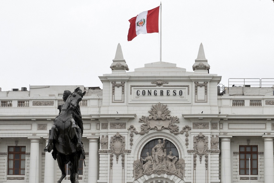 Congreso de Per&uacute; investiga esc&aacute;ndalo por presunta red de prostituci&oacute;n interna