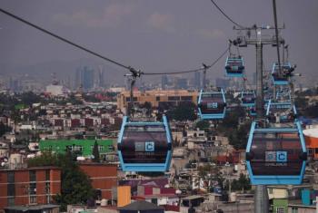 Clara Brugada anuncia construcci&oacute;n de Cableb&uacute;s en Xochimilco para 2026