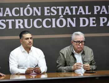 Rocha Moya y Omar Garc&iacute;a Harfuch lideran reuni&oacute;n de la Mesa para la Construcci&oacute;n de la Paz
