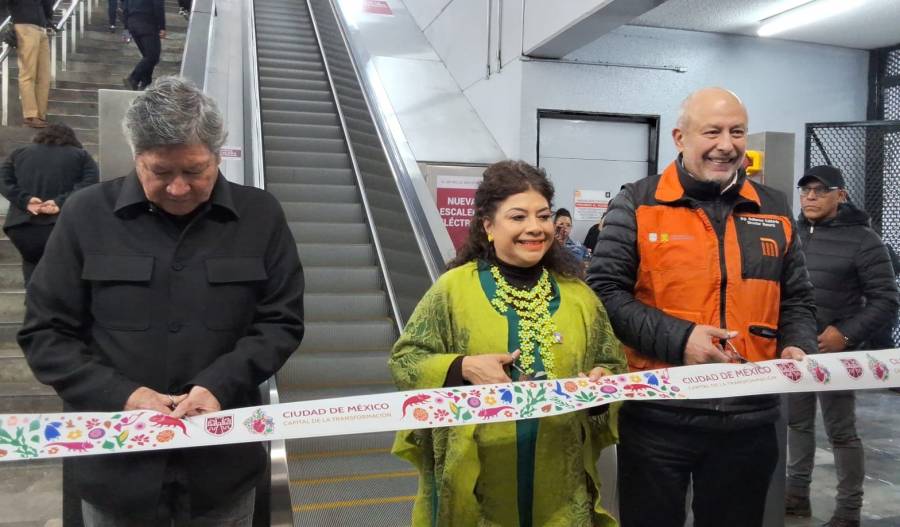 Clara Brugada inaugura 18 escaleras el&eacute;ctricas renovadas en el Metro Puebla