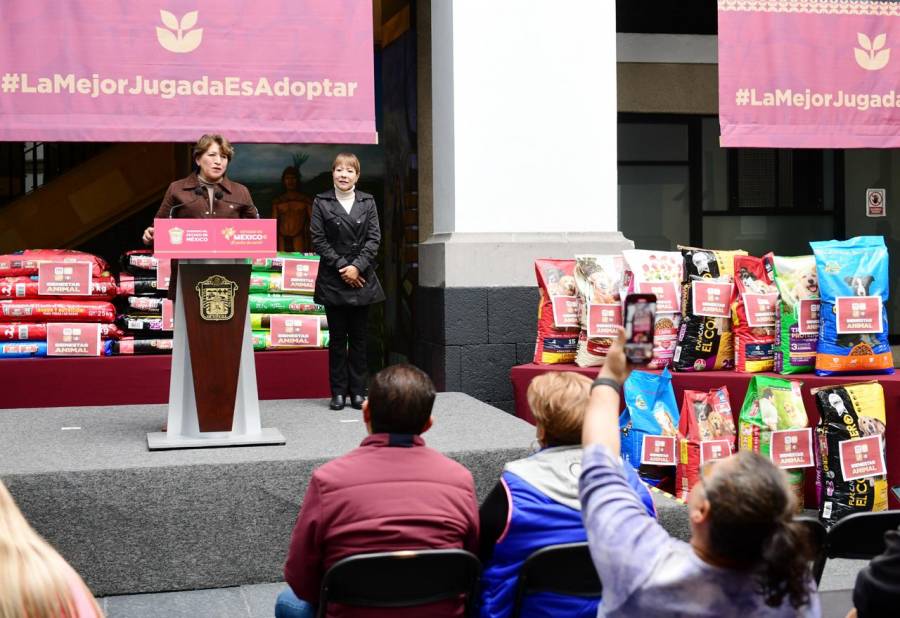 Mexiquenses Donan Ocho Toneladas de Alimentos para Animales en Campaña Estatal