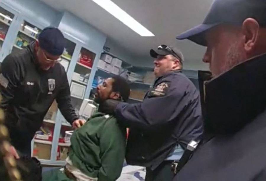 Imágenes muestran a un preso de Nueva York golpeado por guardias antes de morir