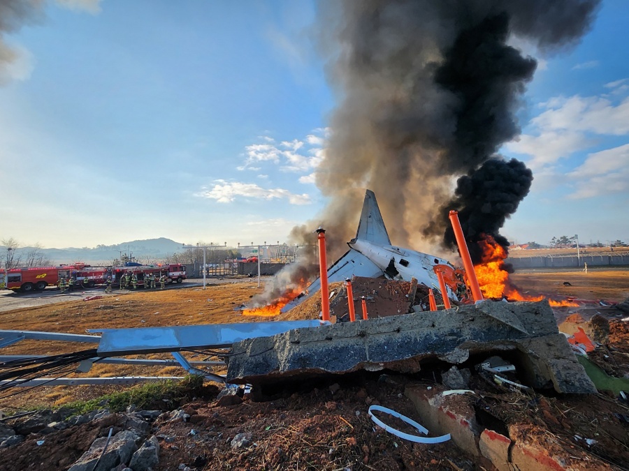 Al menos 85 personas mueren en un accidente aéreo en Corea del Sur