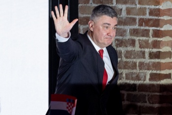 Presidente saliente de Croacia y su rival conservador pasan a segunda vuelta en elecci&oacute;n presidencial
