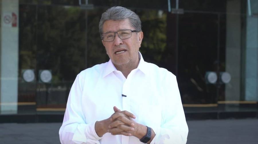 Monreal dice que debe reformarse ley para evitar producción de maíz transgénico