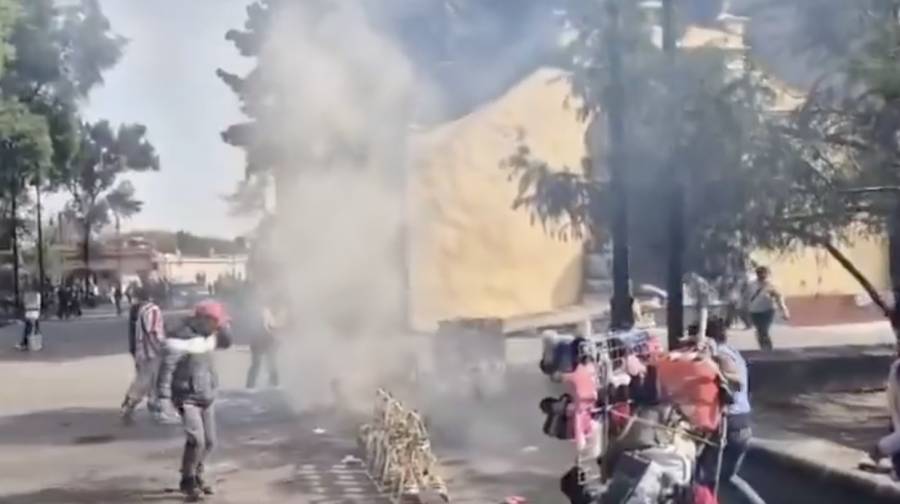 Explosi&oacute;n de pirotecnia sacude el centro de Coyoac&aacute;n durante las celebraciones de A&ntilde;o Nuevo