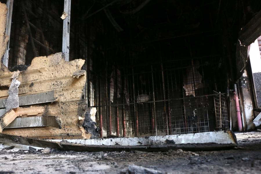 Incendio en bodega de Puebla provoca evacuaciones y cortes viales