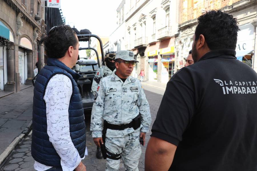La GN, SEDENA, Estado y Ayuntamiento liberan 5 de Mayo de ambulantaje