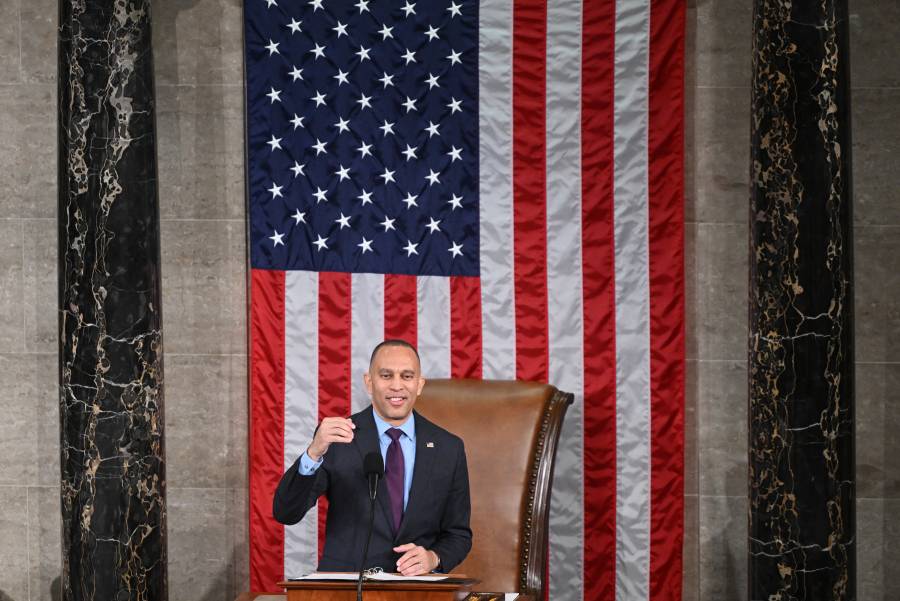 Un aliado de Trump es reelegido presidente de la Cámara de Representantes