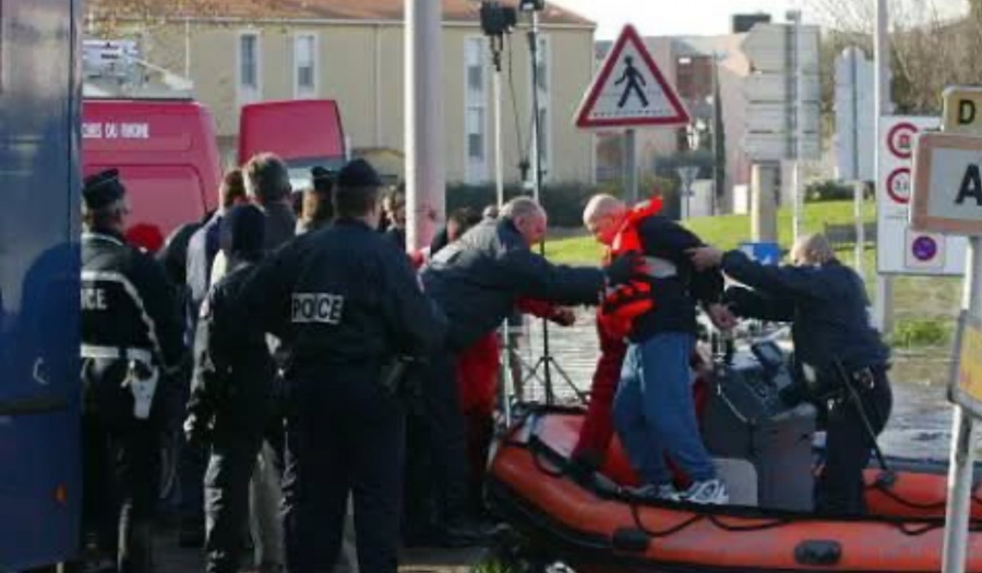 Se rinde el preso que inició toma de rehenes en una prisión de Francia