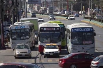 Senador Waldo Fern&aacute;ndez critica fracaso del transporte p&uacute;blico en Nuevo Le&oacute;n y propone modelo mixto