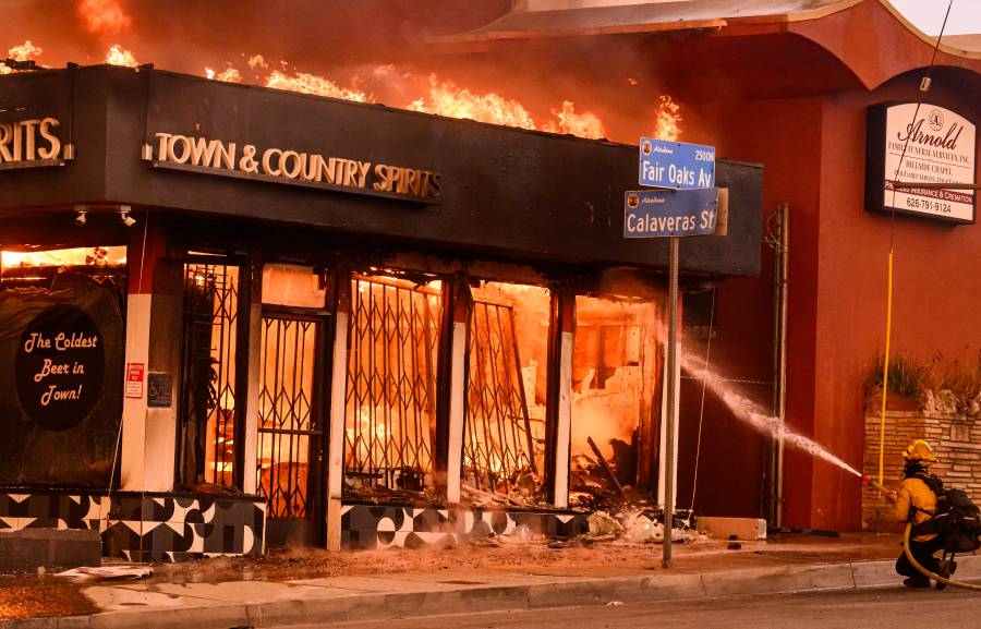 El n&uacute;mero de muertos por incendio en Los &Aacute;ngeles aumenta a cinco y podr&iacute;a aumentar, dice el sheriff