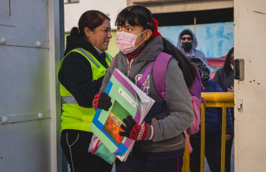 Sin contratiempos, regresa la educación básica a clases tras el periodo vacacional