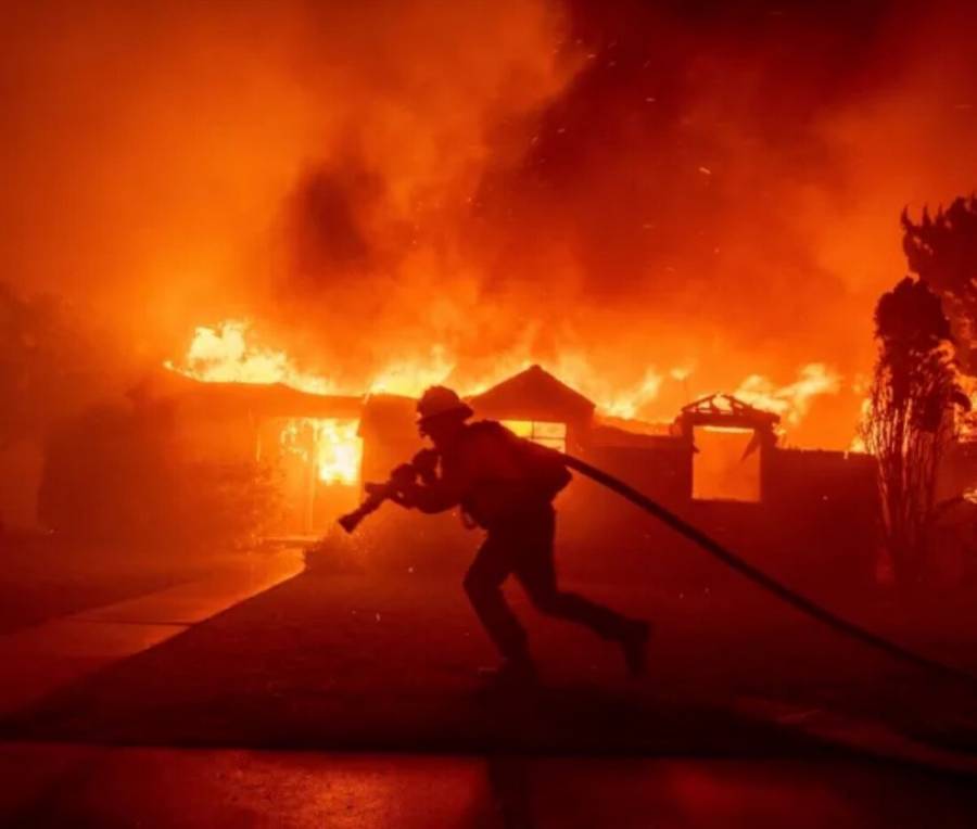 Sheinbaum expresa su solidaridad con mexicanos afectados por incendios en California