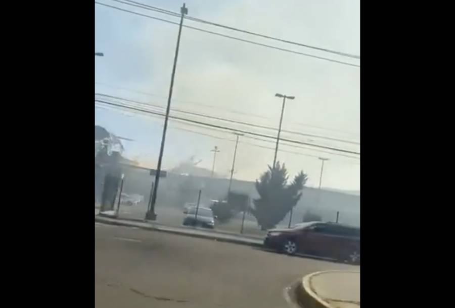 Incendio en pastizal cerca de Macro Plaza Tecámac obliga a evacuación