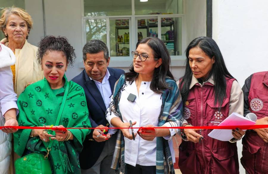 Aleida Alavez inaugura lecher&iacute;a y remodelaci&oacute;n de la Casa del Pueblo en Iztapalapa