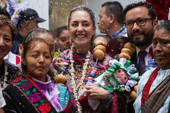 Lanzan programa de apoyo financiero para mujeres ind&iacute;genas y afromexicanas artesanas