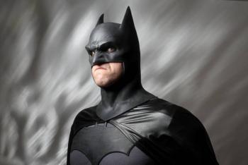 Batman 'respalda' a Sheinbaum