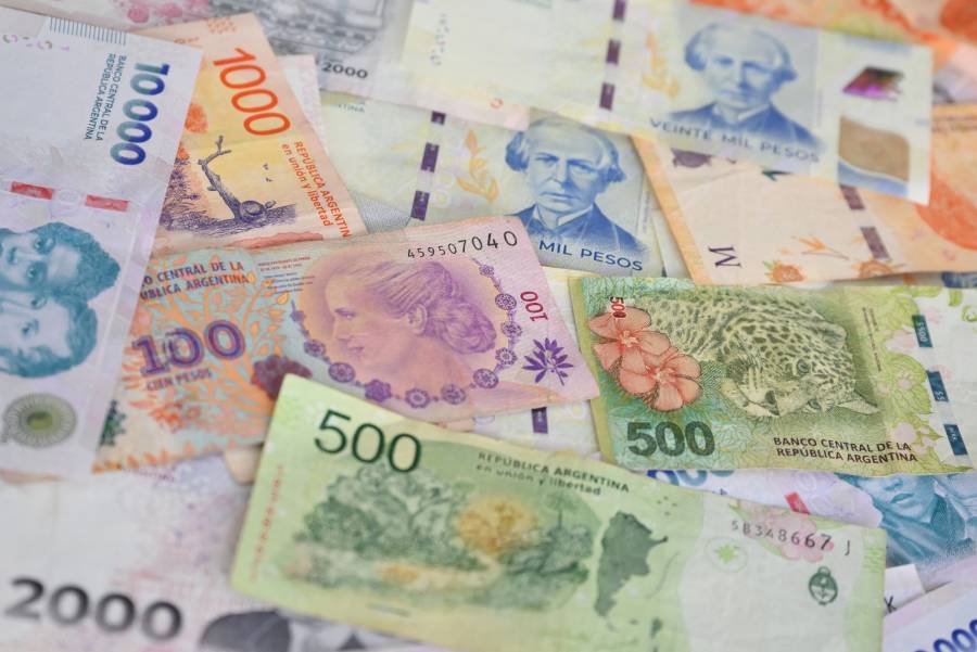 Inflación cae drásticamente en Argentina un año después de asunción de Milei