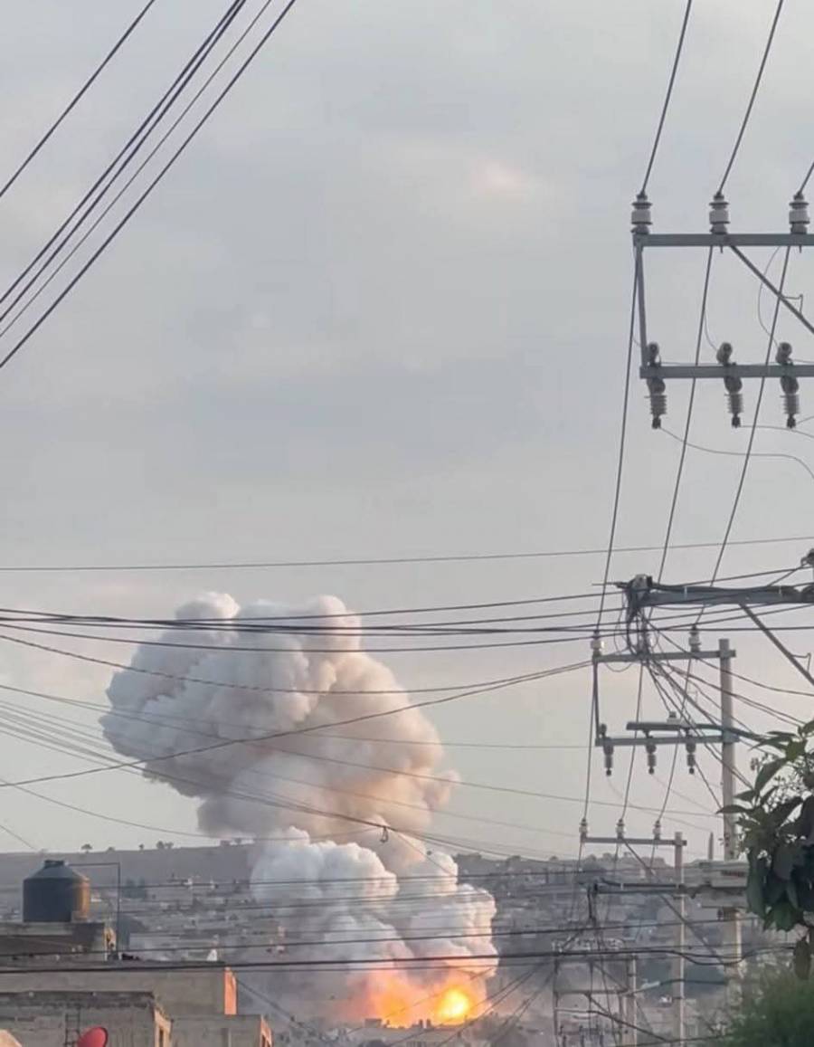 Bomberos de Neza dan apoyo en explosi&oacute;n de polvor&iacute;n en Chimalhuac&aacute;n