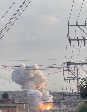 Bomberos de Neza dan apoyo en explosi&oacute;n de polvor&iacute;n en Chimalhuac&aacute;n