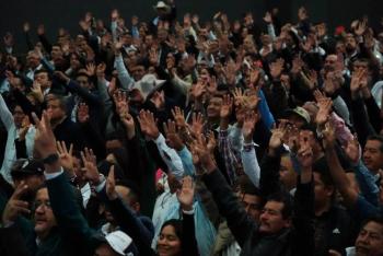 Gobernadores de oposici&oacute;n y alcaldes cierran fila con Sheinbaum a cuatro d&iacute;as de la llegada de Trump: “es tiempo de tener solamente tres colores: verde, blanco y rojo”