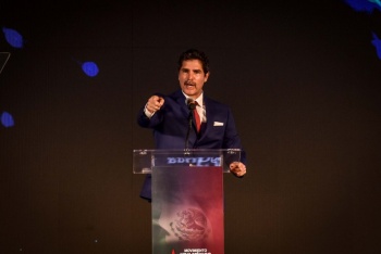 Eduardo Ver&aacute;stegui solicita al INE registro de Movimiento Viva M&eacute;xico