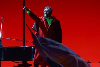 Fito P&aacute;ez enciende el Z&oacute;calo de la Ciudad de M&eacute;xico con concierto gratuito
