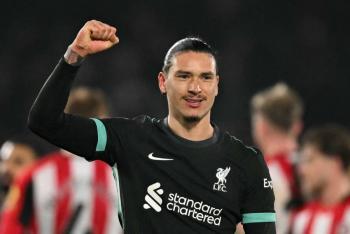 Doblete de Darwin N&uacute;&ntilde;ez salva in extremis al Liverpool en Brentford