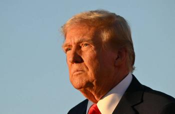 Donald Trump lanza su propia criptomoneda y su valor sube miles de millones