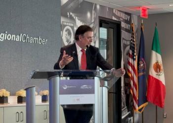 Marcelo Ebrard promueve colaboraci&oacute;n M&eacute;xico-EEUU en materia automotriz