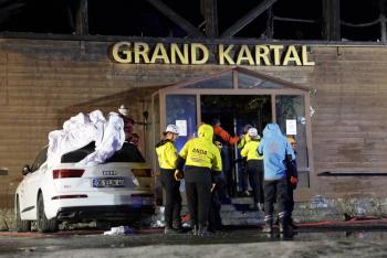 Sube a 76 el balance de muertos por incendio de hotel en una estaci&oacute;n de esqu&iacute; en Turqu&iacute;a