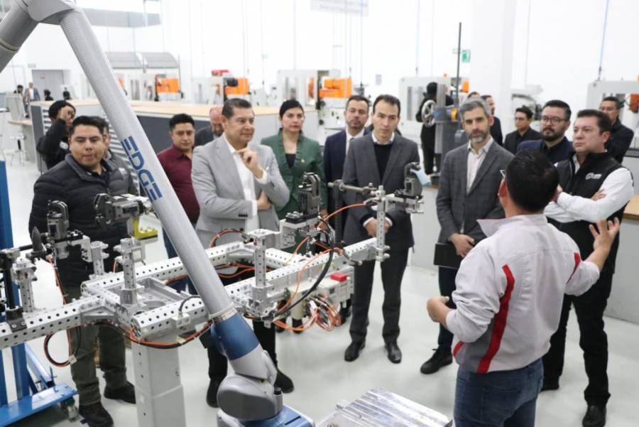 Puebla, con talento, innovación y desarrollo para Olinia: Alejandro Armenta