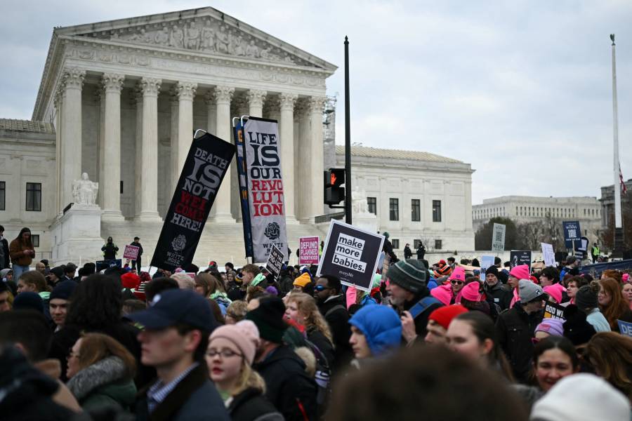 Decenas de miles de activistas antiaborto se manifiestan en Washington