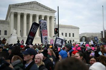 Decenas de miles de activistas antiaborto se manifiestan en Washington