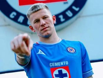 Cruz Azul anuncia fichaje del mediocampista polaco Mateusz Bogusz para el Clausura 2025