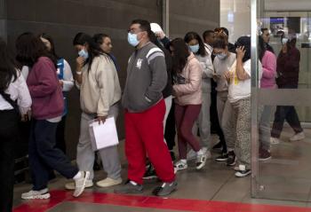 Intensifican redadas contra migrantes en Estados Unidos: Texas, Chicago y Nueva York, entre las ciudades m&aacute;s afectadas